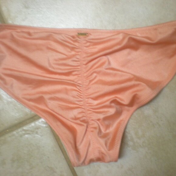 VICTORIA'S SECRET PINK  Bikini Bottoms Bathing suit NWOT  Size M Pink - Picture 1 of 4